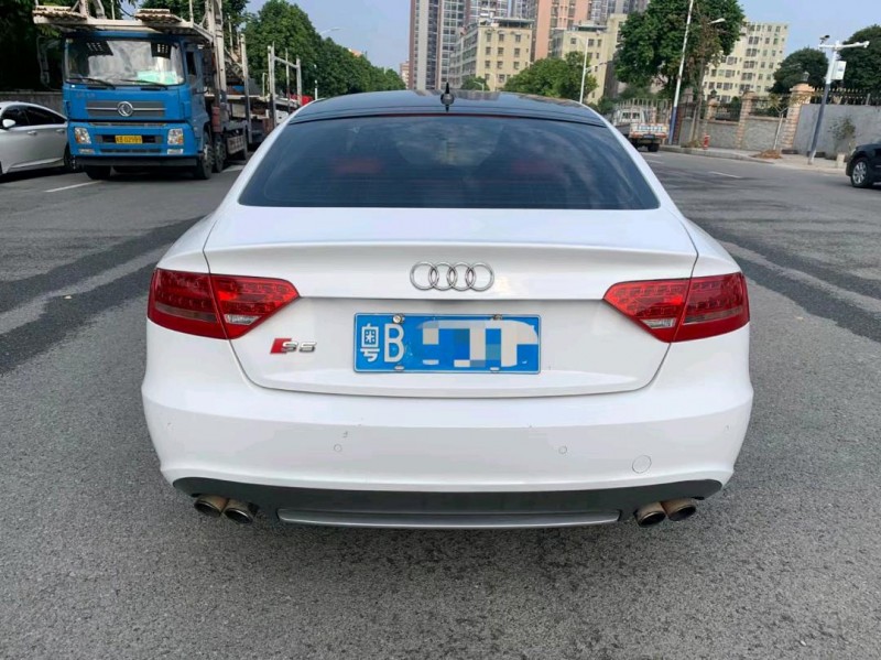 深圳12年奧迪S59