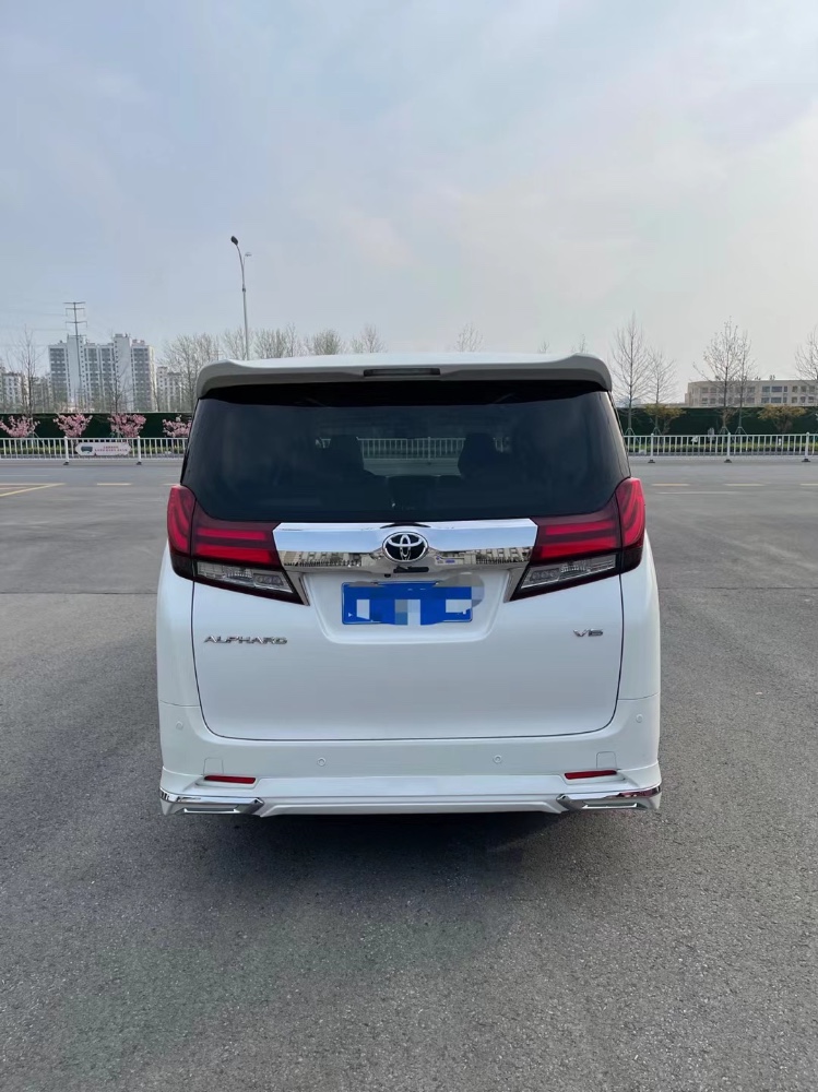 徐州17年丰田埃尔法3