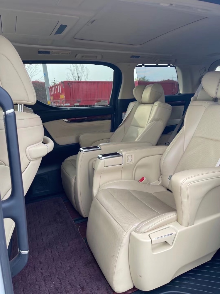 徐州17年丰田埃尔法6