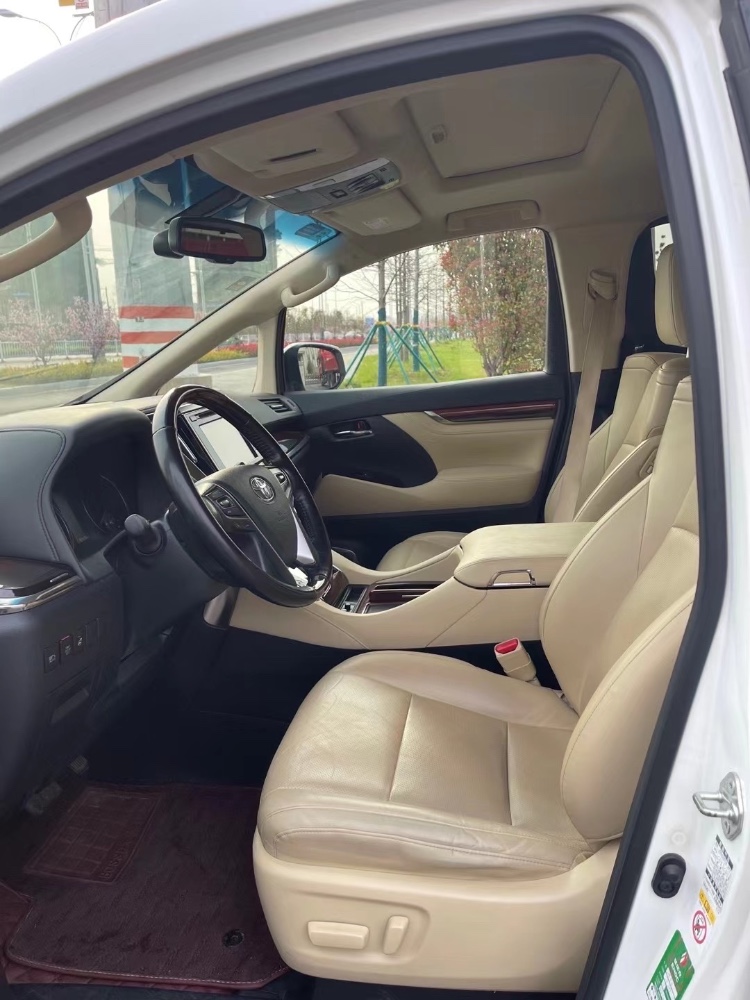 徐州17年丰田埃尔法7