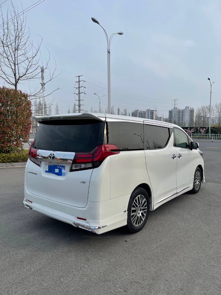 徐州17年丰田埃尔法8