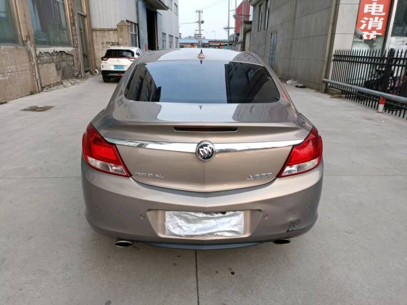 徐州12年别克君威5