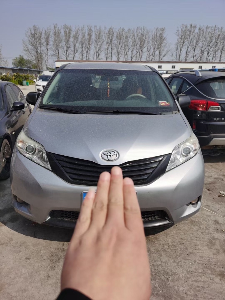 北京13年丰田塞纳6