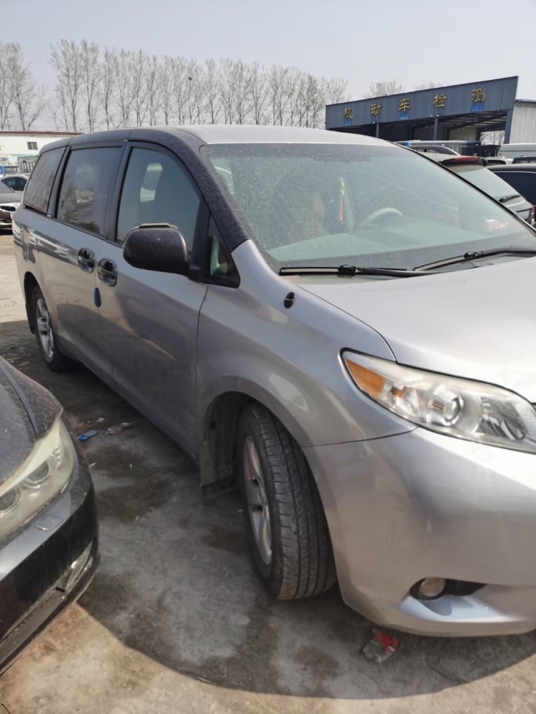 北京13年丰田塞纳5