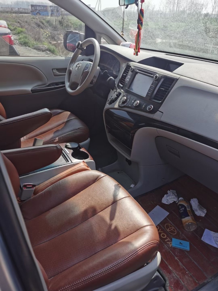 北京13年丰田塞纳1