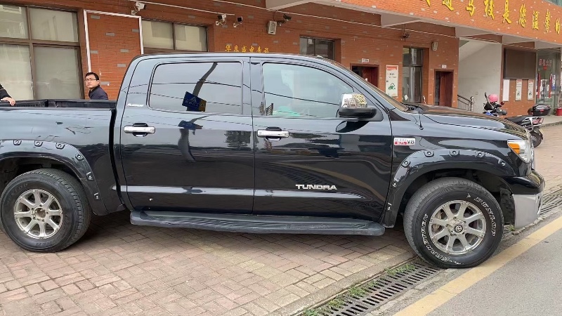 北京12年丰田坦途3