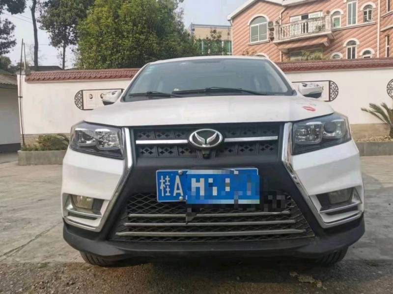 成都17年北汽幻速S31
