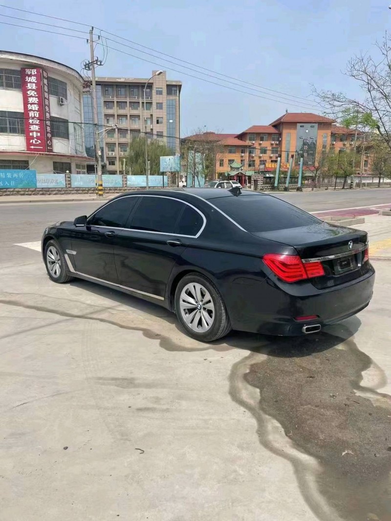 北京11年宝马7系5
