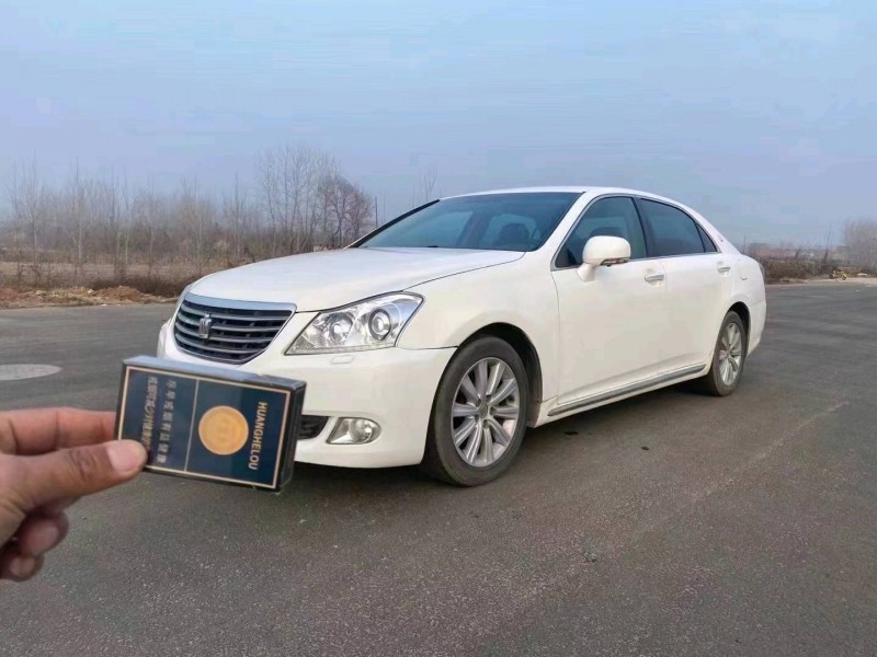 宜昌10年豐田皇冠3