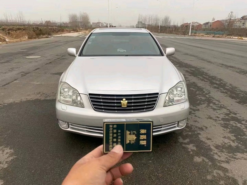 宜昌10年豐田皇冠1