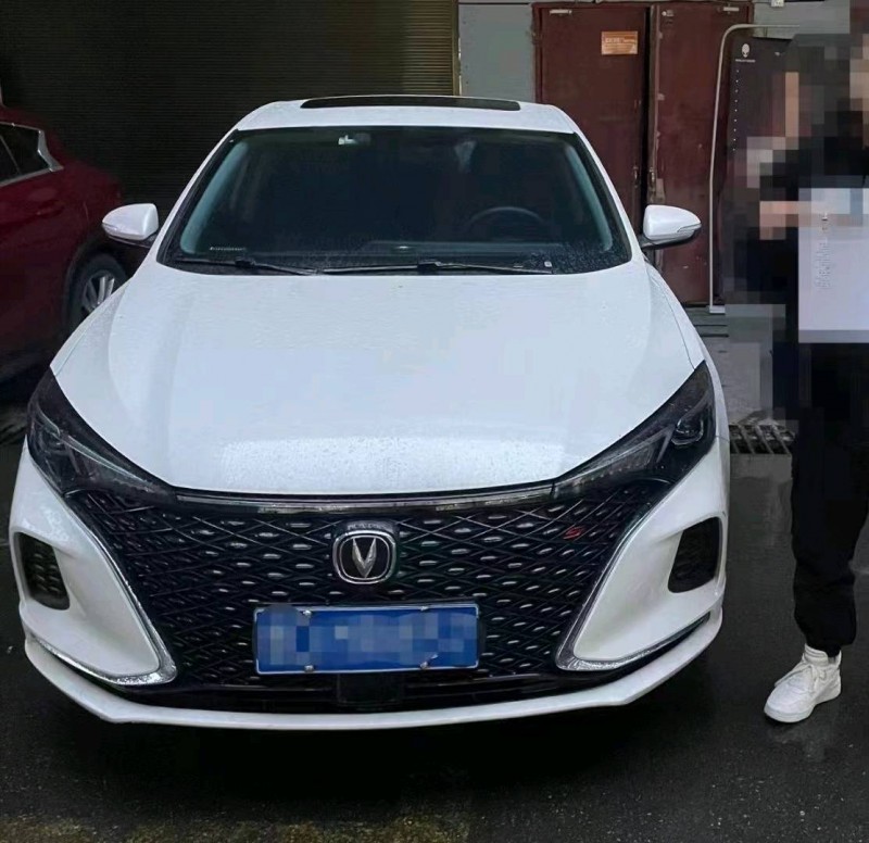 邵陽21年長安汽車逸動1