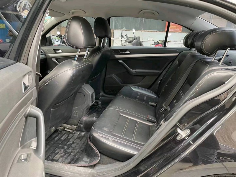 苏州17年大众朗逸6