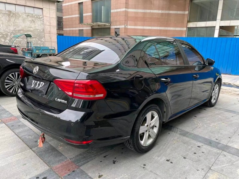 苏州17年大众朗逸9