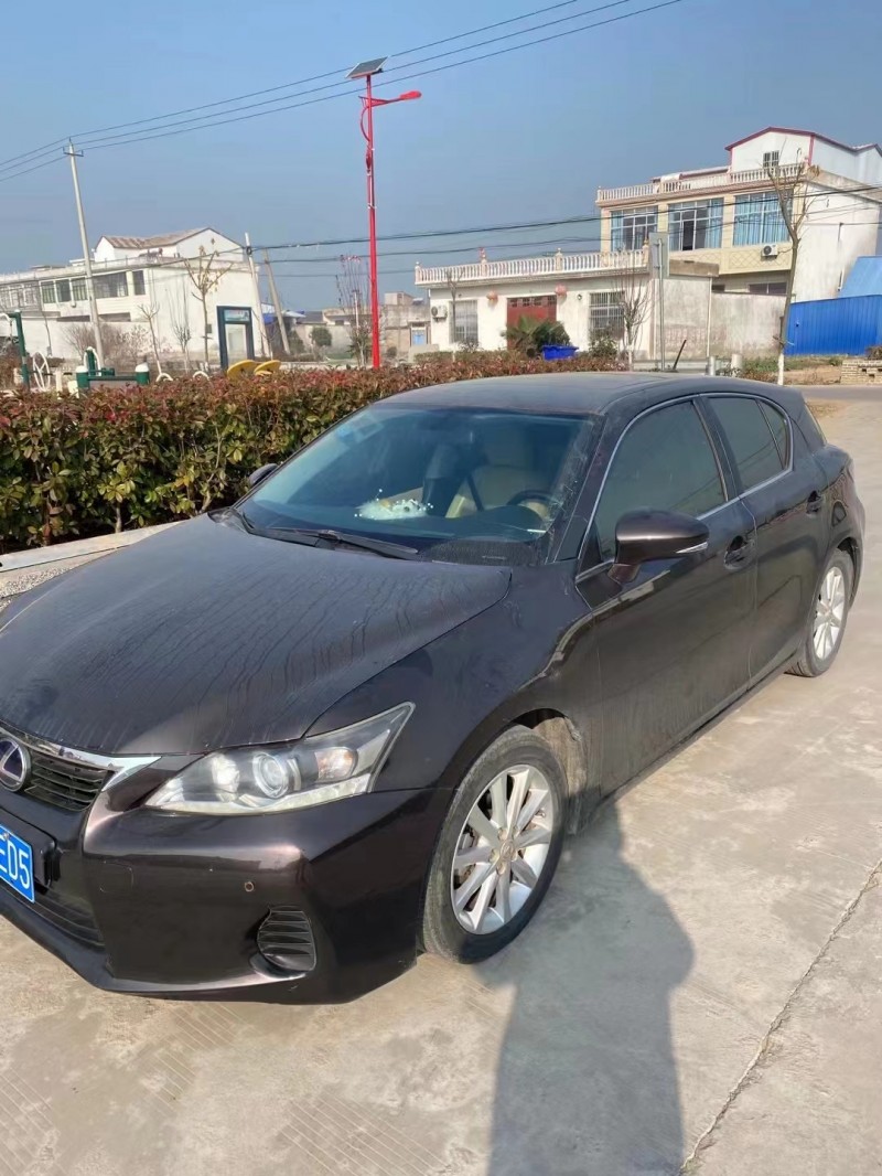 徐州12年雷克萨斯CT8