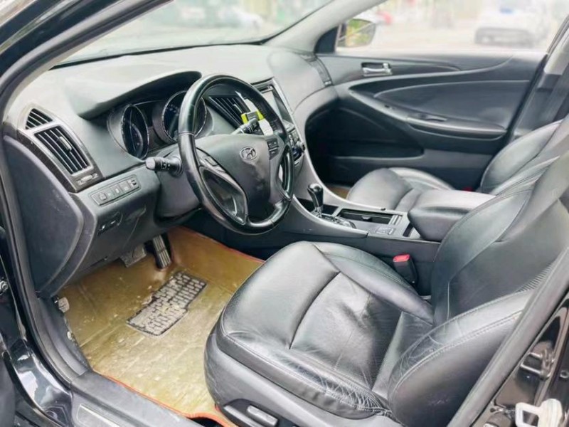 东莞13年现代索纳塔八6