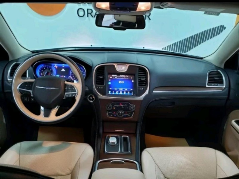 安順19年克萊斯勒300C7