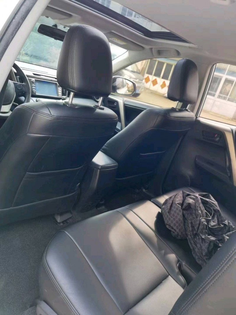東營15年豐田RAV49