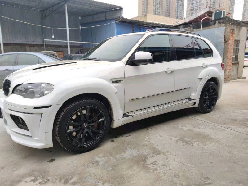 北京12年宝马X58