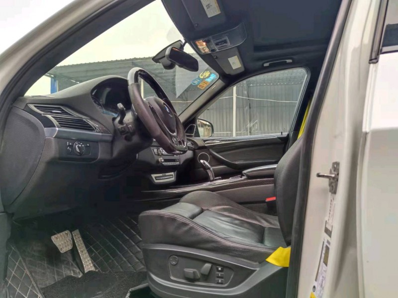 北京12年宝马X57