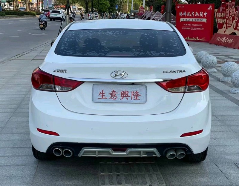汕頭15年現代朗動2