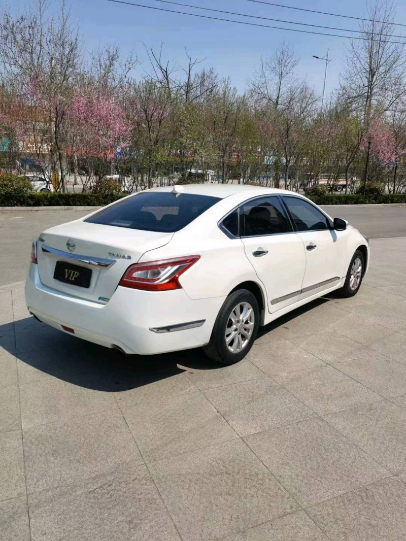 東營13年日產天籟5