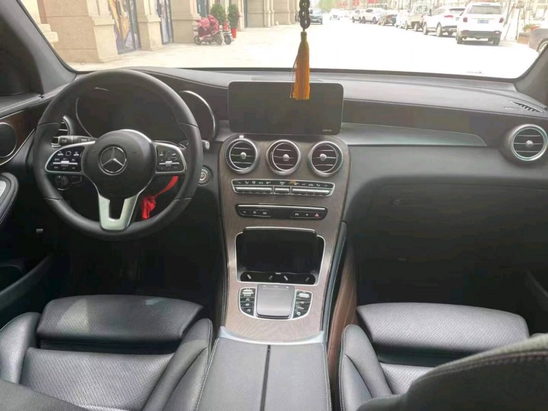 东营21年奔驰GLC4