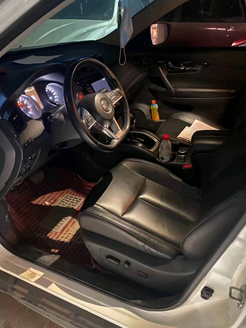 昭通18年日產奇駿2