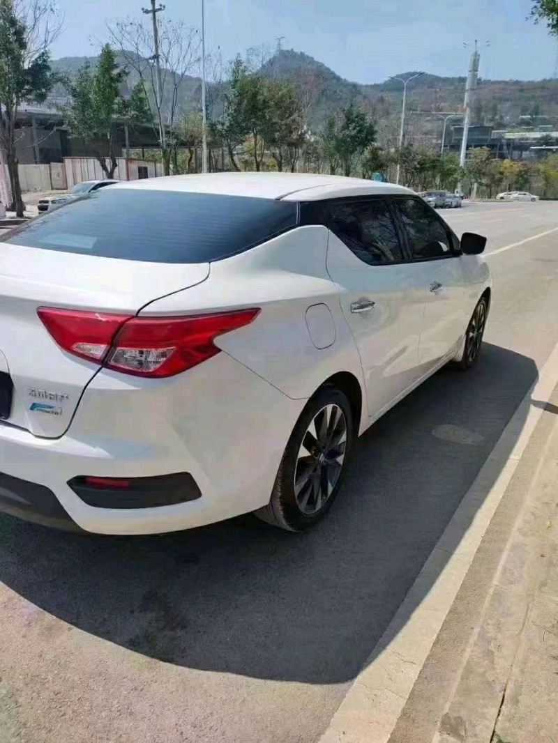 黔西南21年日產藍鳥5