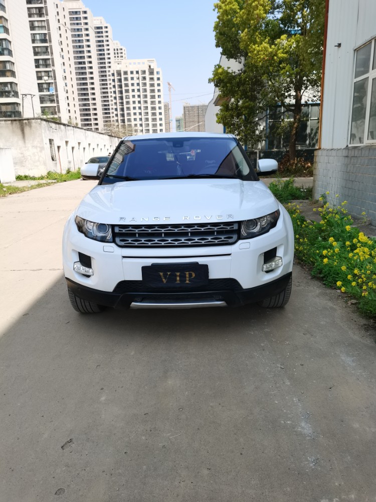 北京12年路虎極光5
