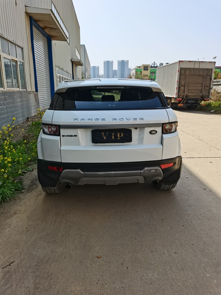 北京12年路虎極光1