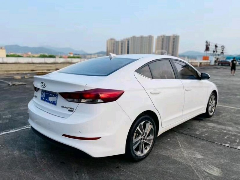 东莞17年现代领动8