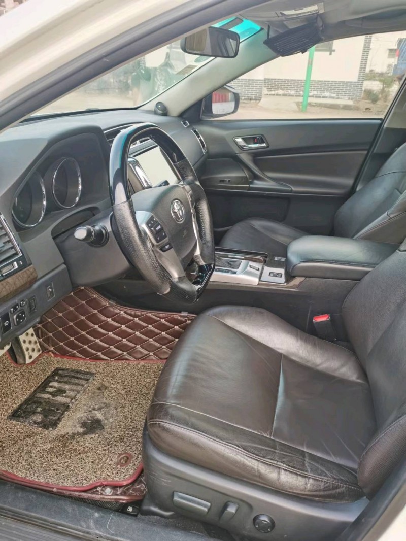 徐州14年丰田锐志7