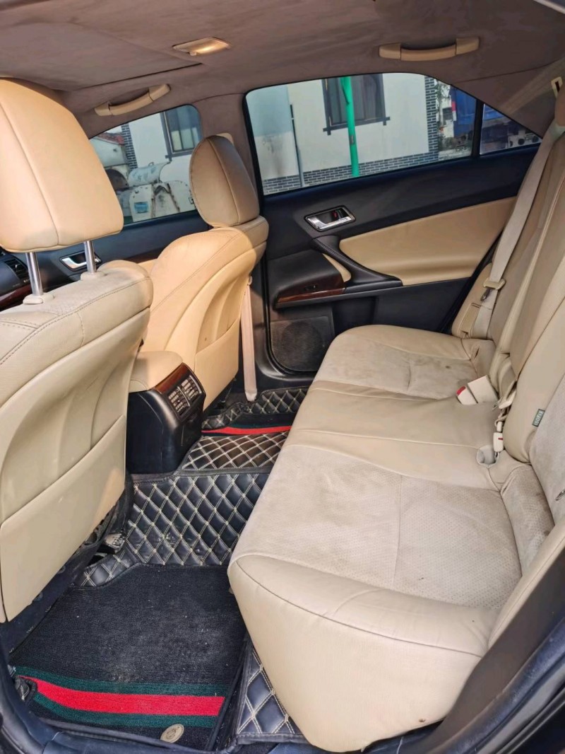 徐州14年丰田锐志8