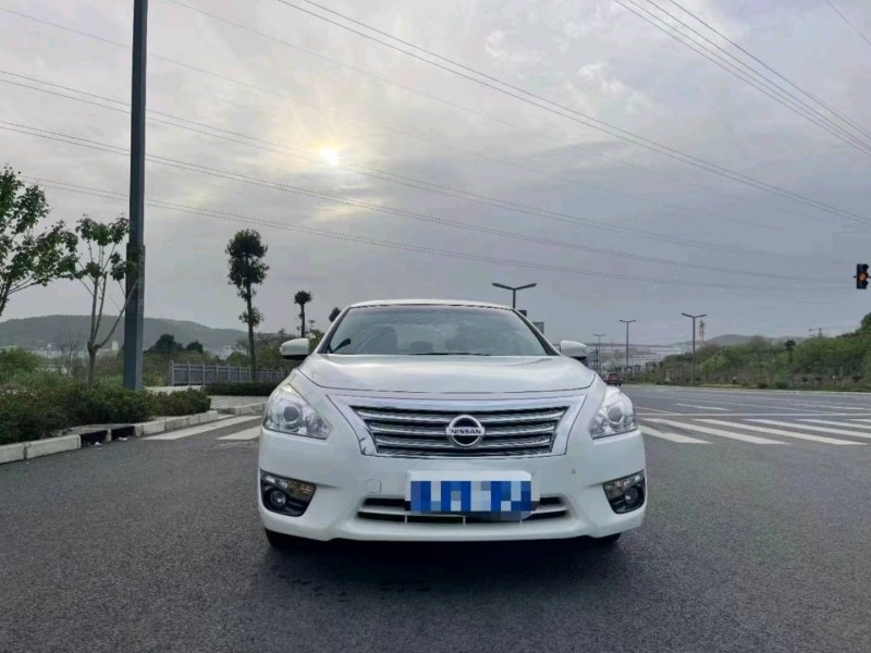 德陽14年日產天籟1