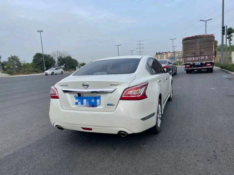 德陽14年日產天籟7