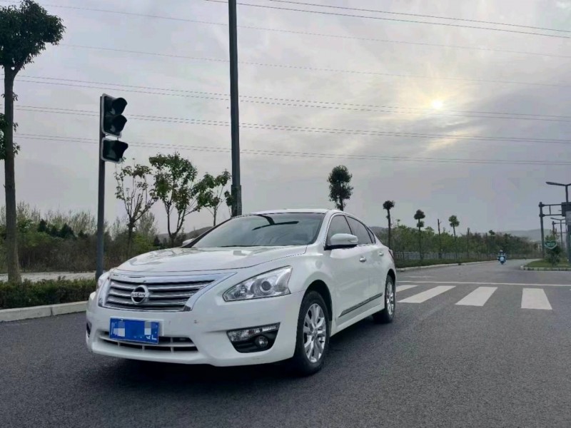 德陽14年日產天籟8