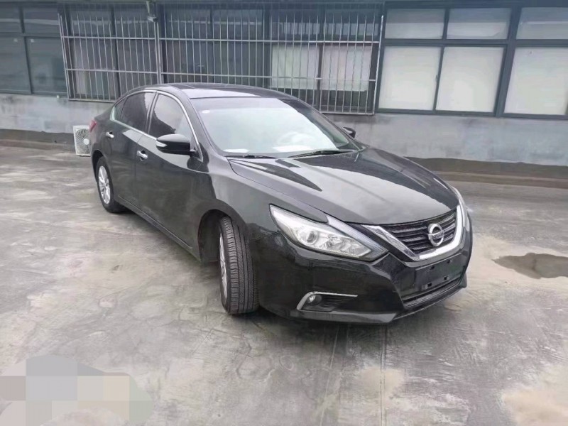 安阳17年日产天籁2