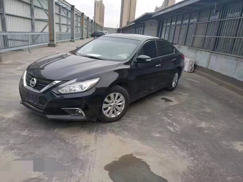 安阳17年日产天籁3