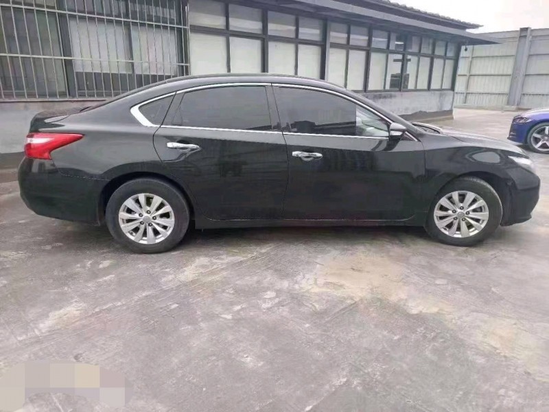 安阳17年日产天籁7