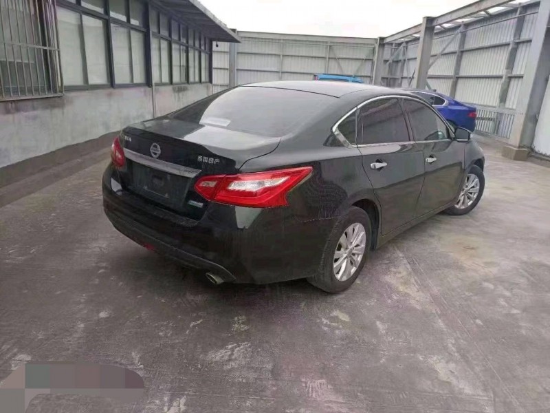 安阳17年日产天籁8