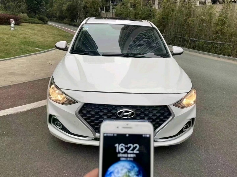 北京19年现代悦动1