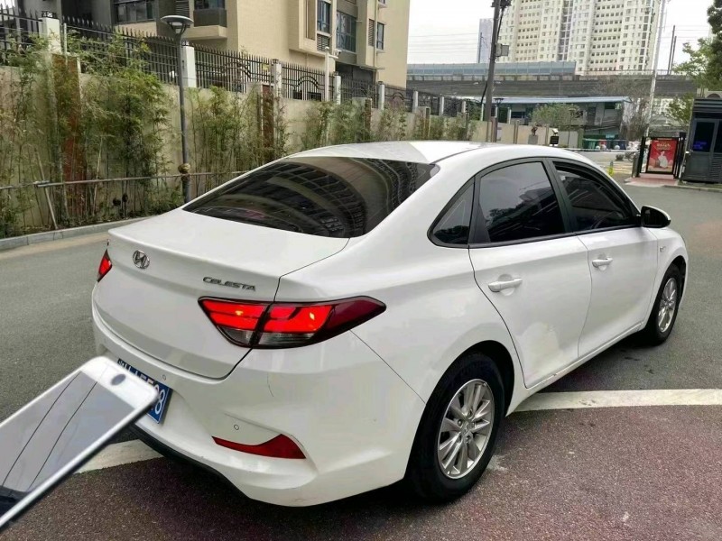 北京19年现代悦动9