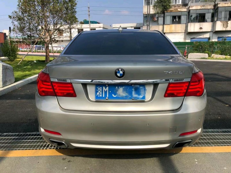廣州09年寶馬7系7