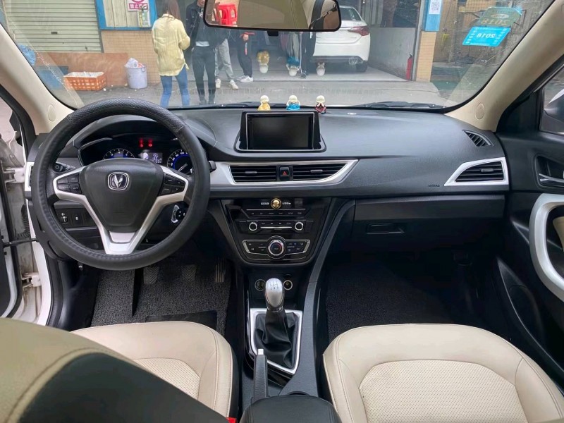 廣州16年長安汽車悅翔V74