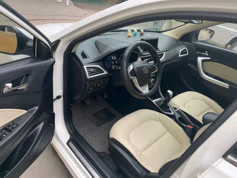 廣州16年長安汽車悅翔V76