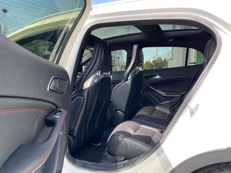 盐城16年奔驰GLA5