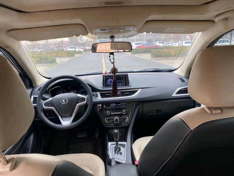 濰坊15年長安汽車悅翔V74