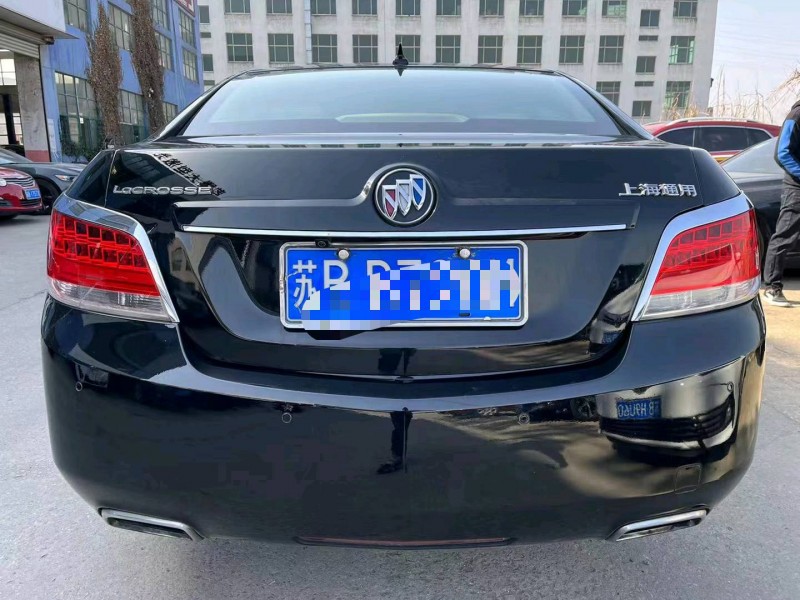 徐州12年别克君越8