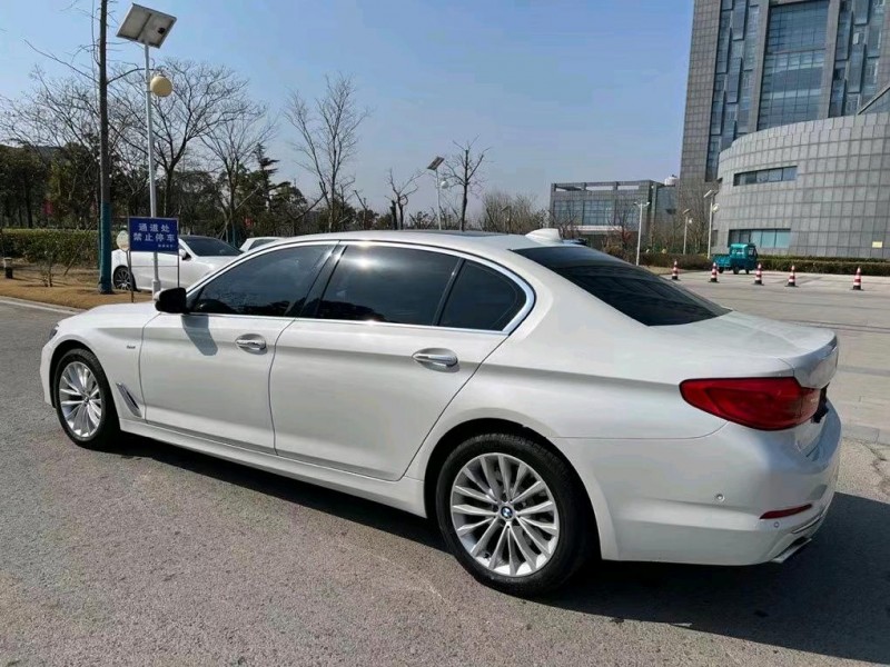 盐城18年宝马5系9