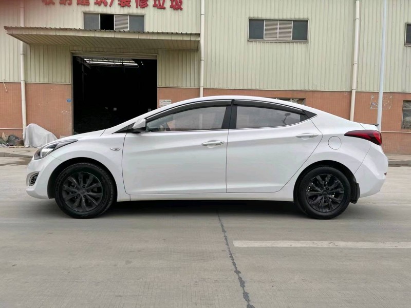 东莞17年现代朗动8